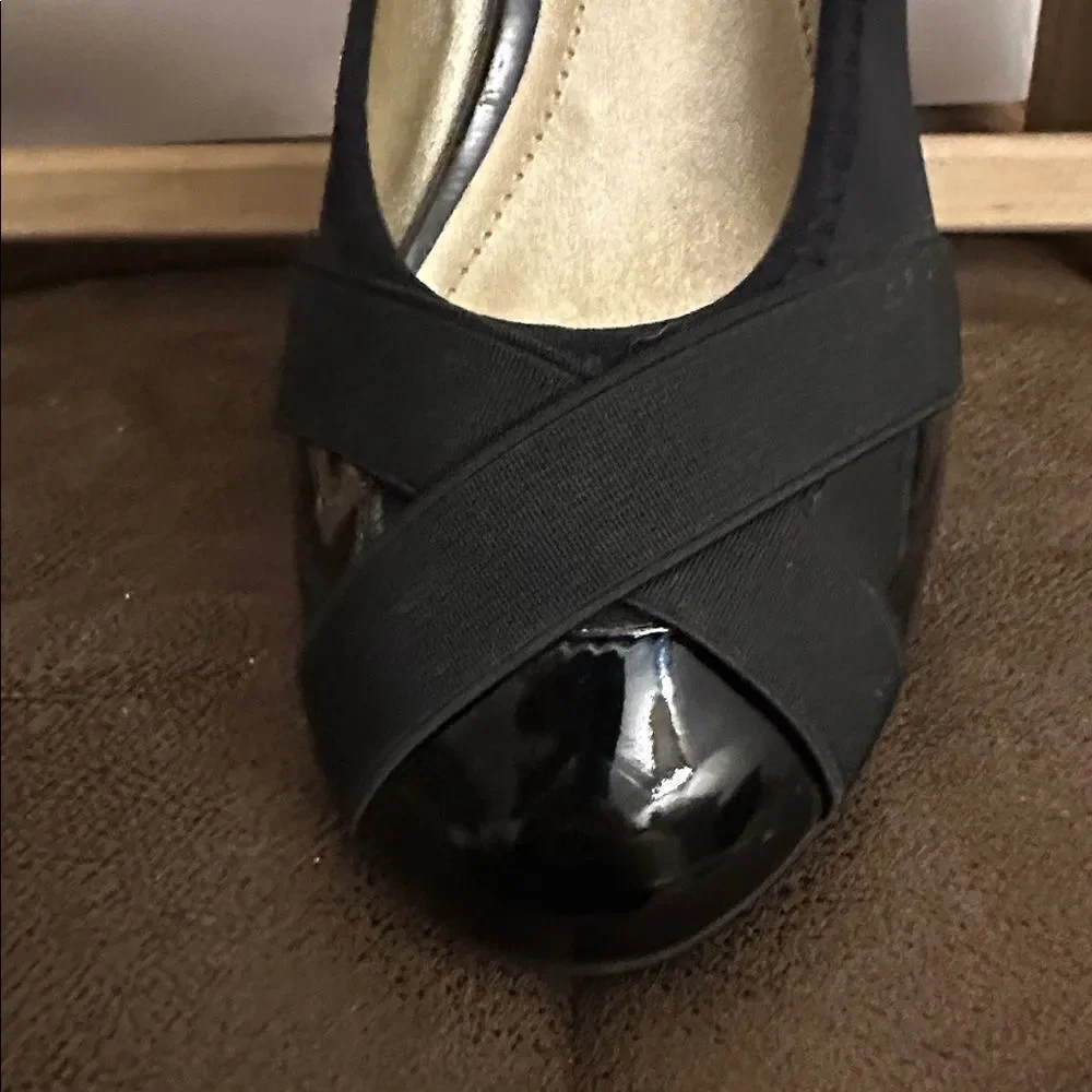 Kenneth Cole Reaction Black Patent Wedge Heels